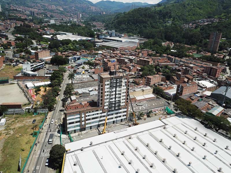 Con algunos retrasos, continúa el desmonte del edificio Babilonia - Itagüí Hoy