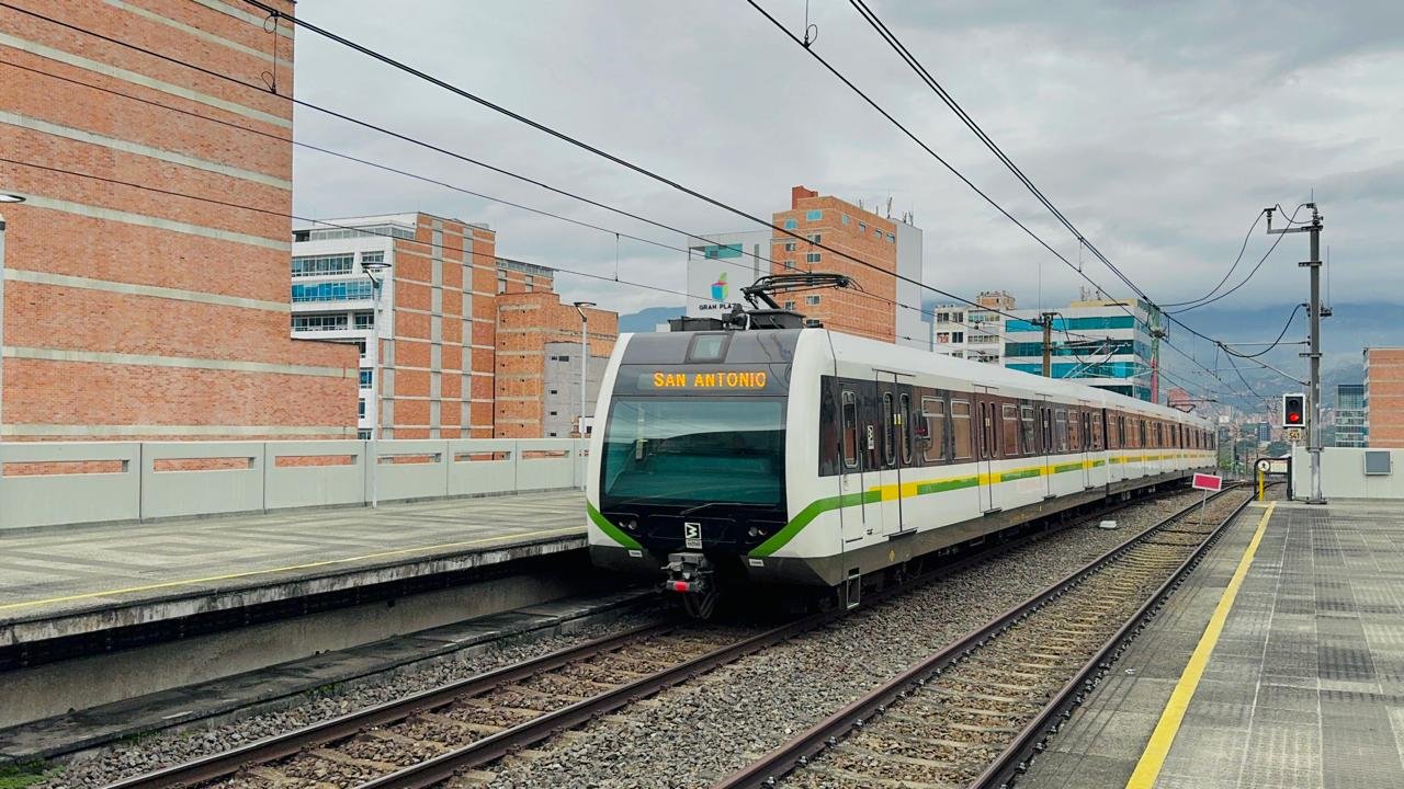 ¡Se normalizó el Metro! La línea A ya opera entre Niquía y La Estrella ¡Se normalizó el Metro! La línea A ya opera entre Niquía y La Estrella